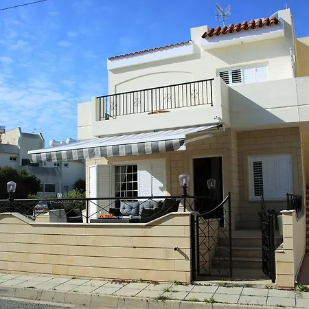 Bobby's Beach House Holiday home *