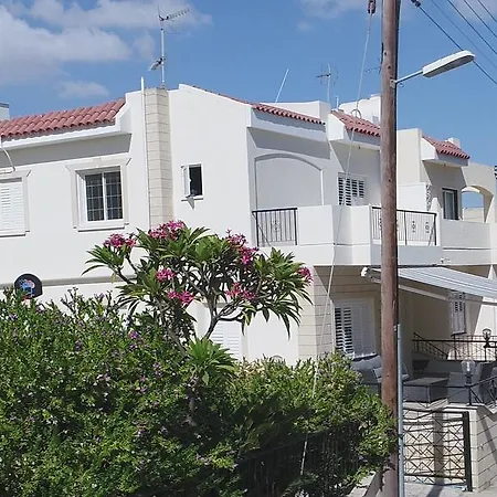 Bobby's Beach House Dom wakacyjny Larnaca